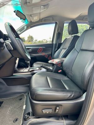Xe Toyota Fortuner 2.4G 4x2 AT 2019