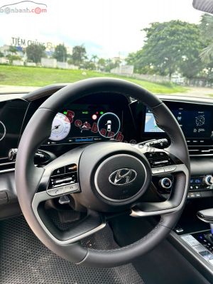 Xe Hyundai Elantra 1.6 AT Đặc biệt 2024