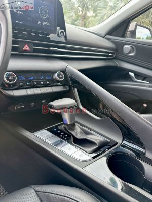 Xe Hyundai Elantra 1.6 AT Đặc biệt 2024