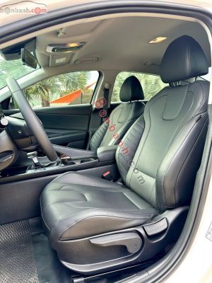 Xe Hyundai Elantra 1.6 AT Đặc biệt 2024