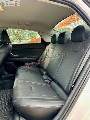 Xe Hyundai Elantra 1.6 AT Đặc biệt 2024